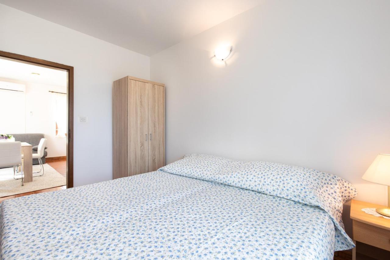 Apartment Drago *Cosy & Close To The Beach! Krk Town Esterno foto