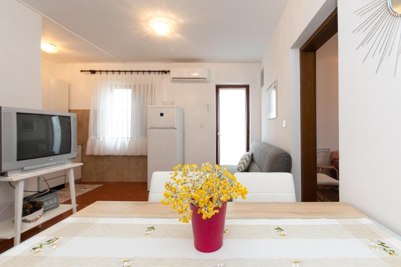 Apartment Drago *Cosy & Close To The Beach! Krk Town Esterno foto