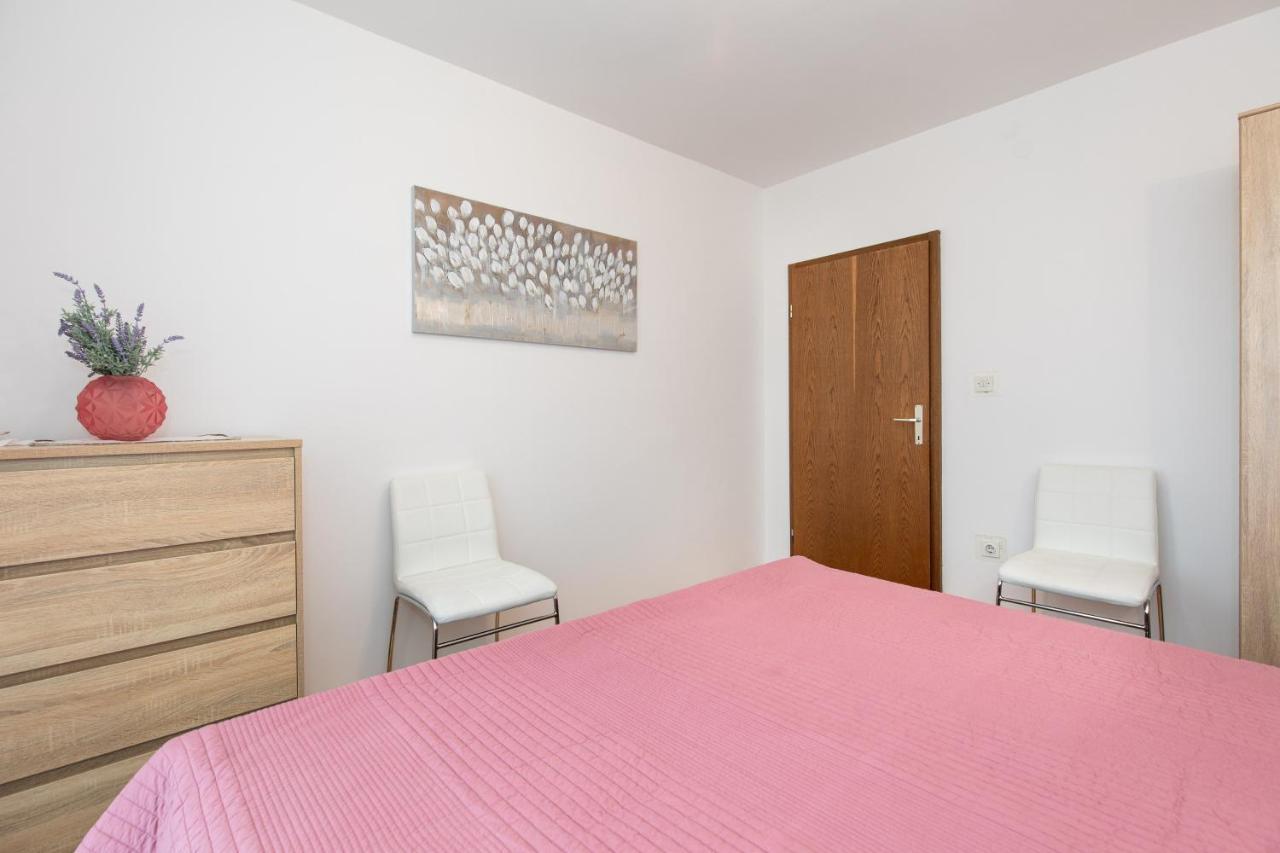 Apartment Drago *Cosy & Close To The Beach! Krk Town Esterno foto