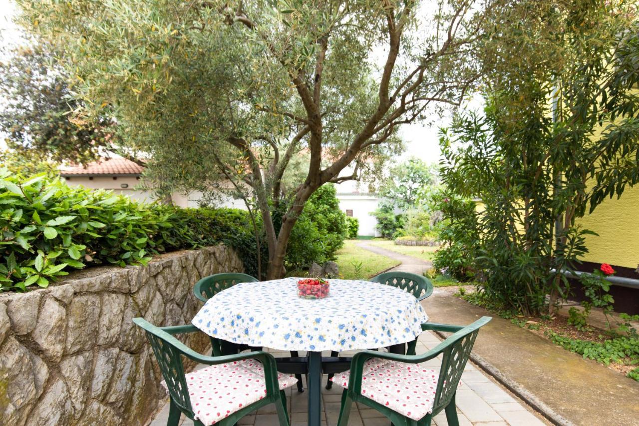 Apartment Drago *Cosy & Close To The Beach! Krk Town Esterno foto