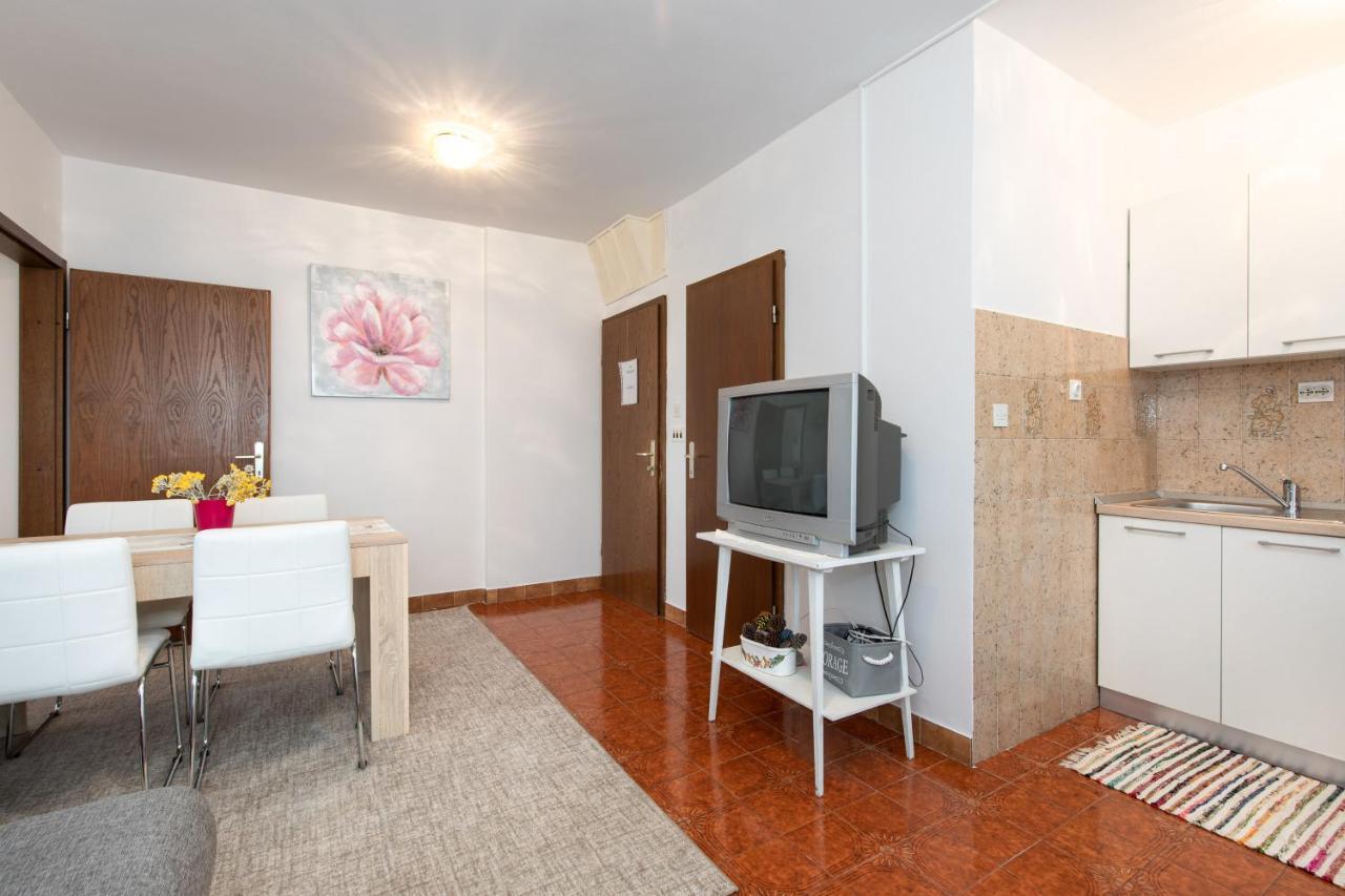 Apartment Drago *Cosy & Close To The Beach! Krk Town Esterno foto